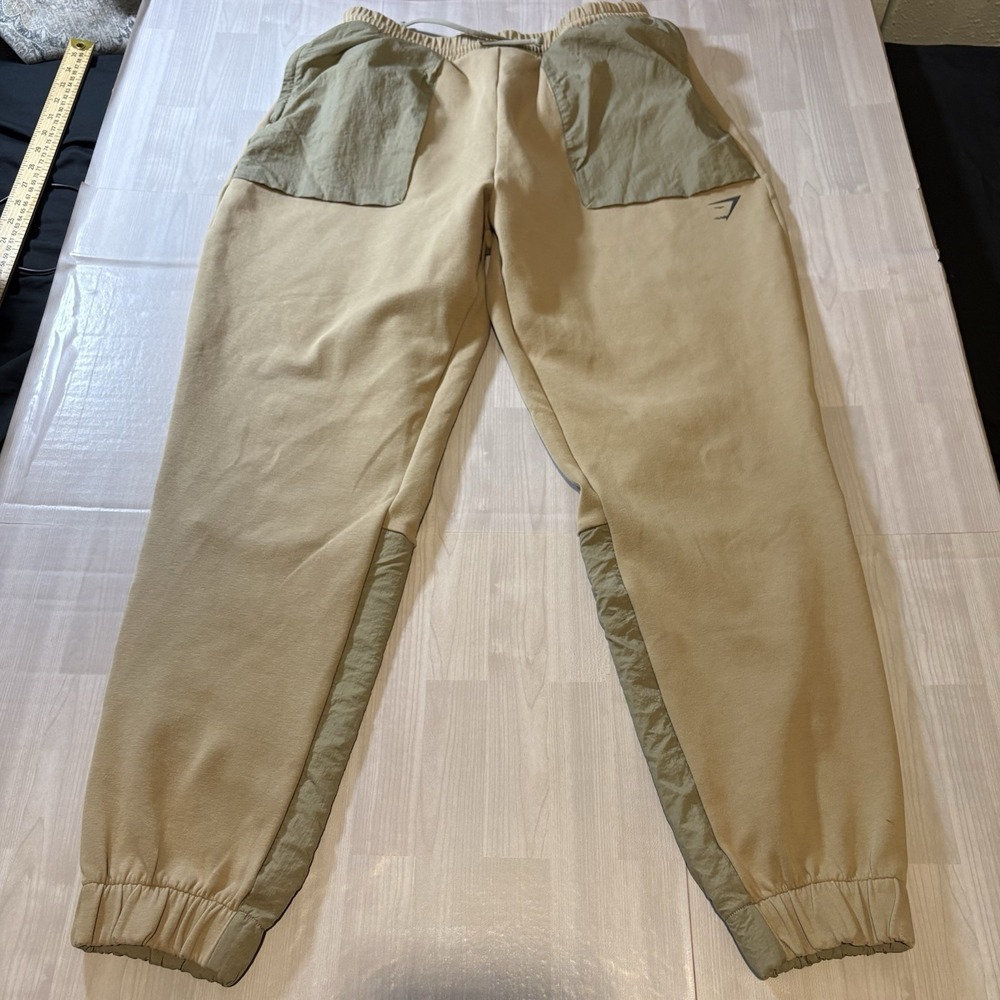Gymshark Venture Joggers Men's Size L Beige/Olive Sweatpants Sporty Utility Gym - Picture 9 of 11